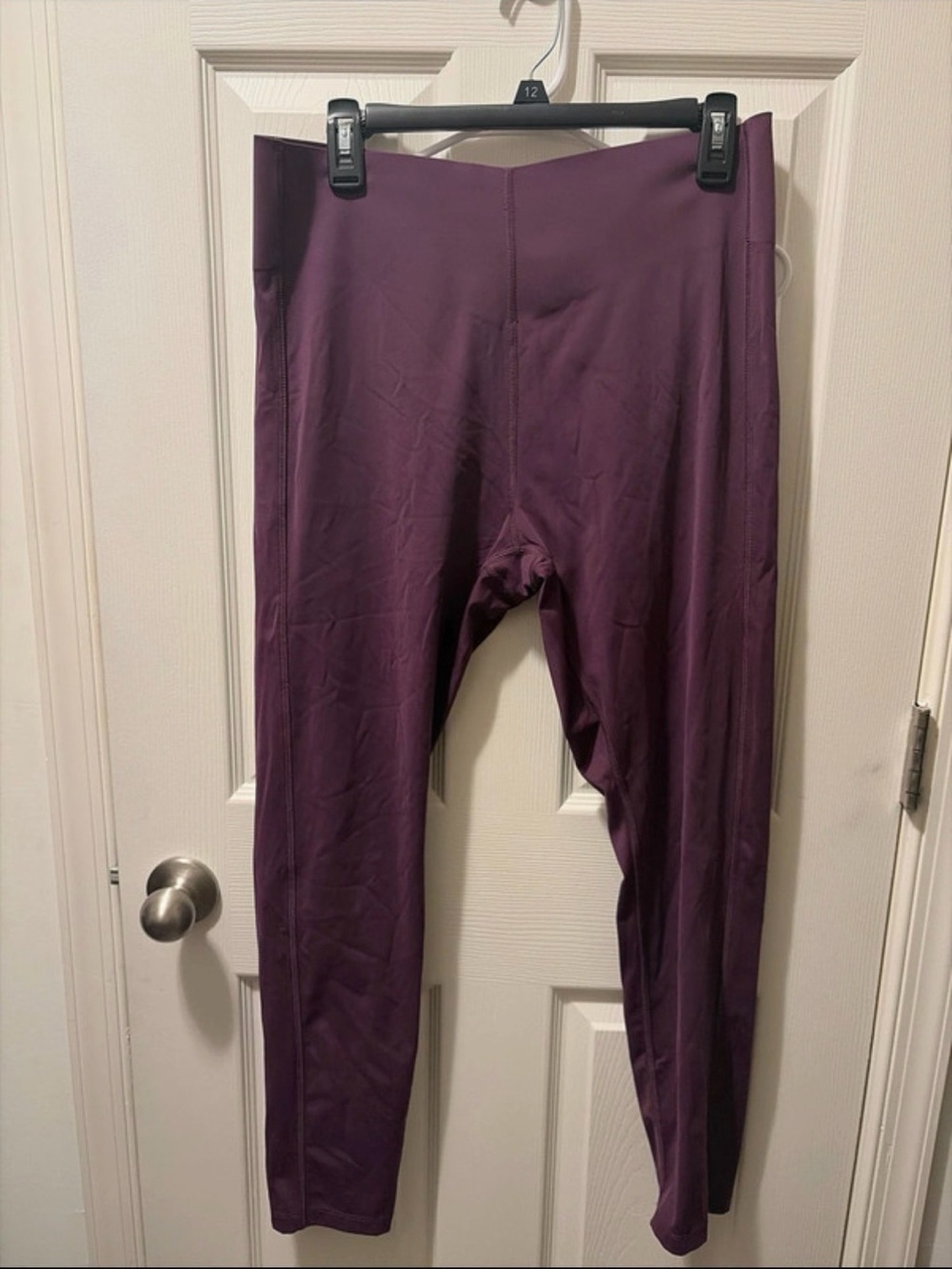 Like new Victoria’s Secret Pink leggings size XL.